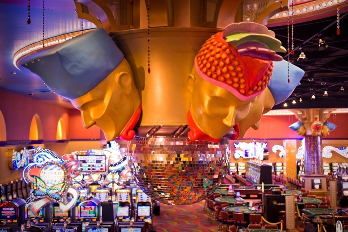 Imagen de los interiores del Hotel Renaissance Wind Creek Curacao Resort. Foto 15