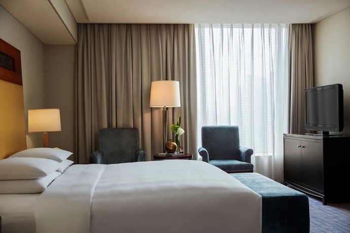 Imagen de la habitación del Hotel Renaissance Wuhan. Foto 4