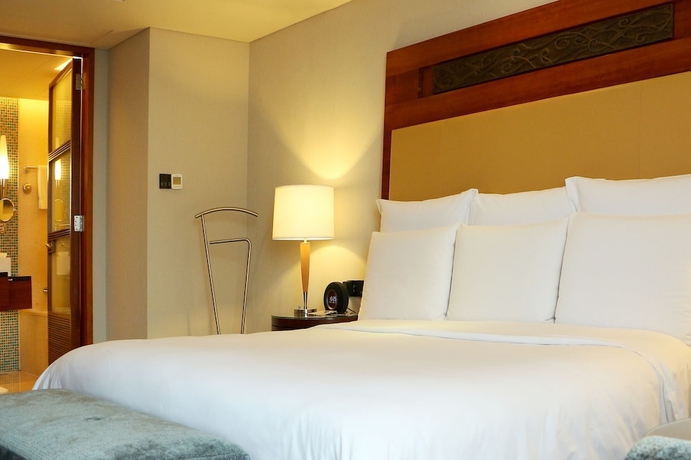 Imagen de la habitación del Hotel Renaissance Wuhan. Foto 5