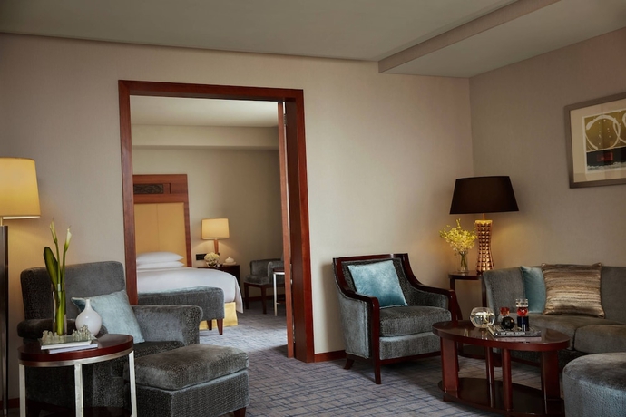 Imagen de la habitación del Hotel Renaissance Wuhan. Foto 8