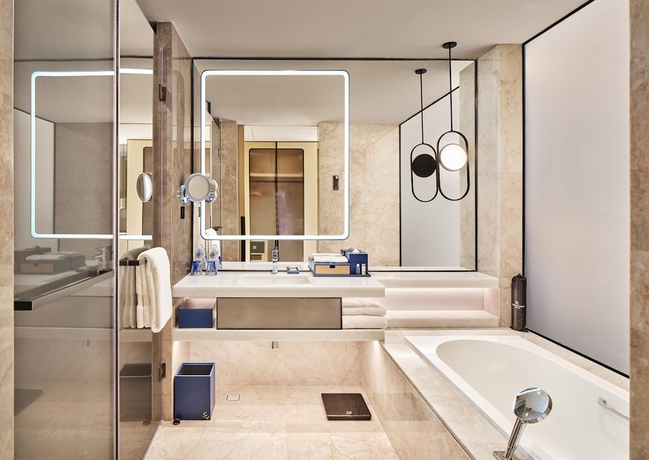 Imagen de la habitación del Hotel Renaissance Zhuhai. Foto 10