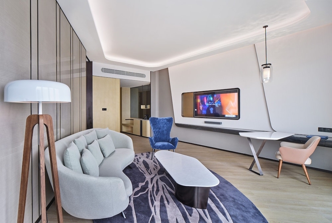 Imagen de la habitación del Hotel Renaissance Zhuhai. Foto 12