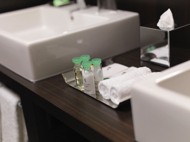 Imagen de la habitación del Hotel Renaissance Zürich Tower. Foto 7