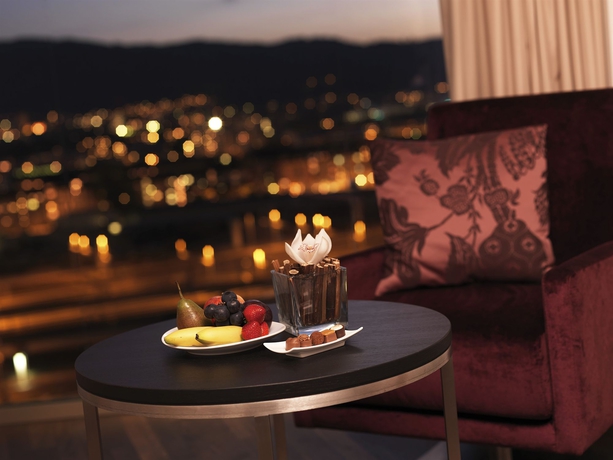 Imagen de la habitación del Hotel Renaissance Zürich Tower. Foto 9