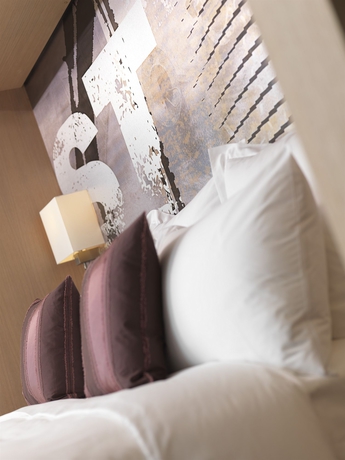 Imagen de la habitación del Hotel Renaissance Zürich Tower. Foto 11