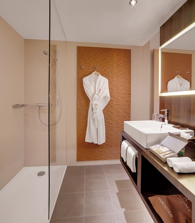 Imagen de la habitación del Hotel Renaissance Zürich Tower. Foto 12