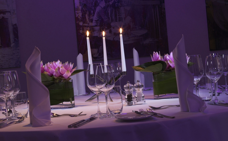 Imagen de los interiores del Hotel Renaissance Zürich Tower. Foto 14