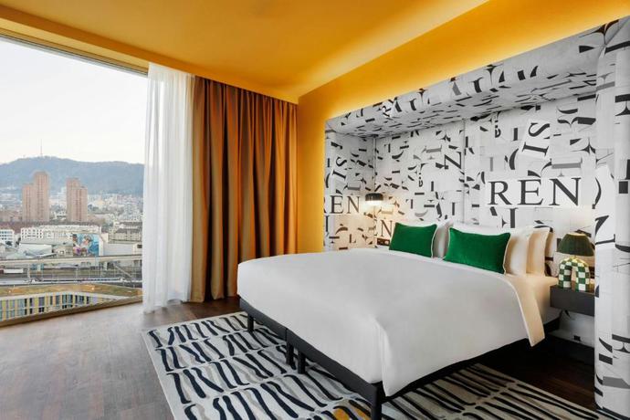 Imagen de la habitación del Hotel Renaissance Zürich Tower. Foto 7