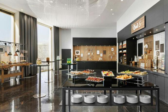 Imagen del bar/restaurante del Hotel Renaissance Zürich Tower. Foto 5