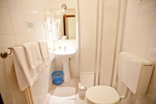 Imagen de la habitación del Hotel Rendez Vous, Chatillon. Foto 9