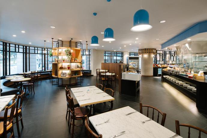 Imagen del bar/restaurante del Hotel Rendezvous Singapore. Foto 2