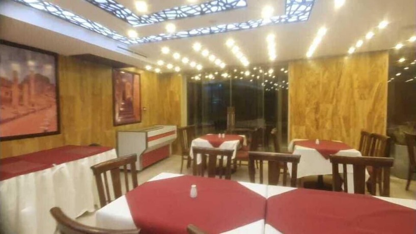 Imagen del bar/restaurante del Hotel Rendezvous hotel petra. Foto 9