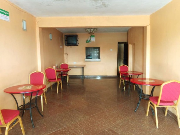 Imagen del bar/restaurante del Hotel Rene Bistro. Foto 2