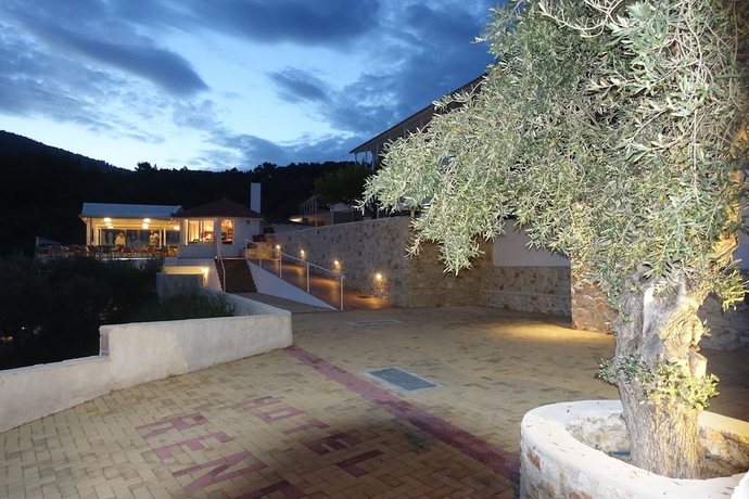 Imagen de la piscina del Hotel Rene, Megali Ammos. Foto 18