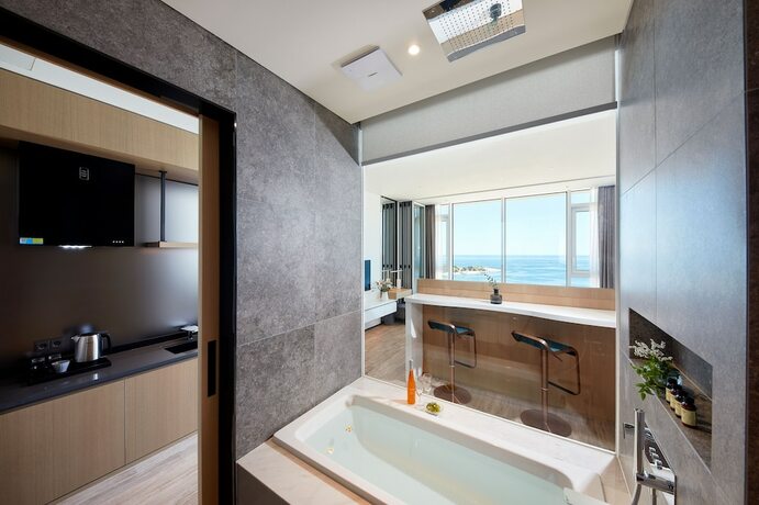 Imagen de la habitación del Hotel Renebleu by Walkerhill. Foto 33