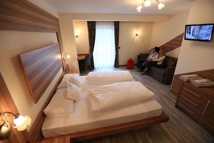 Imagen de la habitación del Hotel Ren&egrave;, S&egrave;n Jan. Foto 3