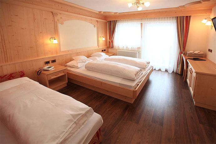 Imagen de la habitación del Hotel Ren&egrave;, S&egrave;n Jan. Foto 6