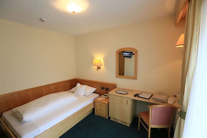 Imagen de los interiores del Hotel Ren&egrave;, S&egrave;n Jan. Foto 15