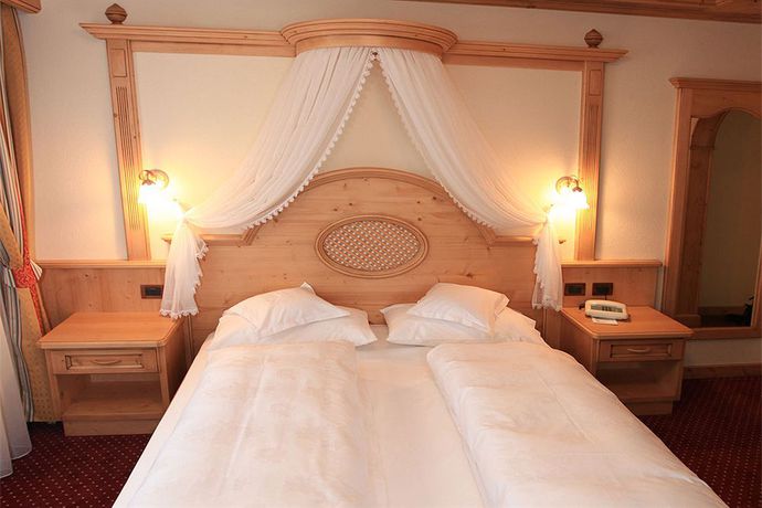 Imagen de la habitación del Hotel Ren&egrave;, S&egrave;n Jan. Foto 13