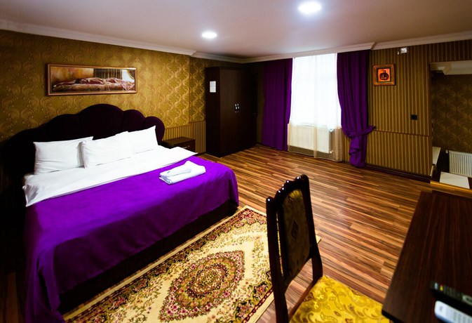 Imagen de la habitación del Hotel Renessans Baku. Foto 9