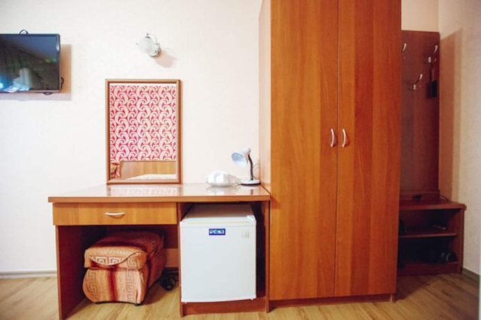 Imagen de la habitación del Hotel Renessans. Foto 16