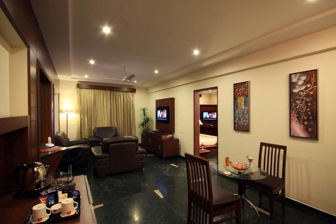 Imagen de la habitación del Hotel Renest Gandhidham. Foto 13
