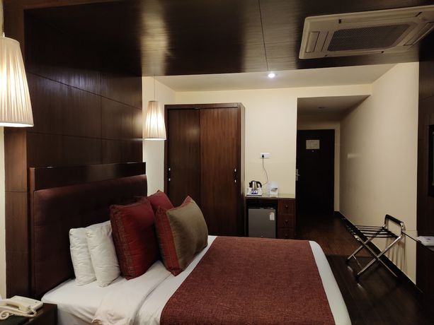 Imagen de la habitación del Hotel Renest River Country Resort Manali. Foto 9
