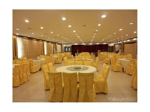 Imagen del bar/restaurante del Hotel Renhe Good East Hotel. Foto 3