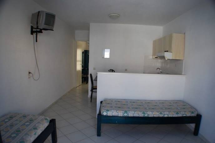 Imagen de la habitación del Hotel Renia Studios. Foto 14