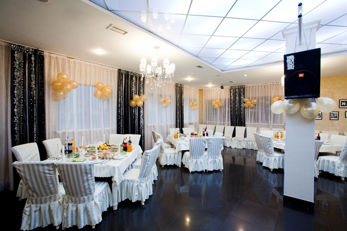 Imagen del bar/restaurante del Hotel Renion Almaty. Foto 3