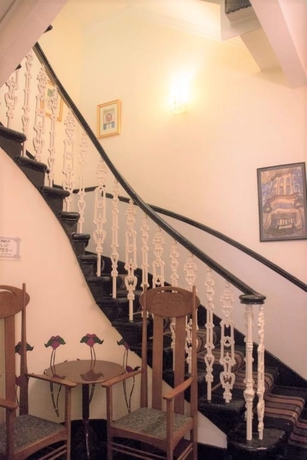 Imagen de los interiores del Hotel Rennie Mackintosh Art School. Foto 18