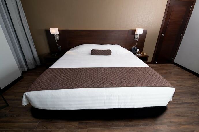 Imagen general del Hotel Rennova. Foto 8