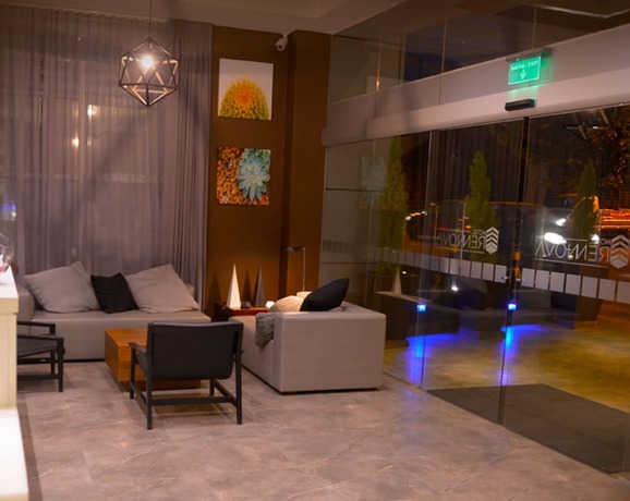 Imagen de los interiores del Hotel Rennova. Foto 32
