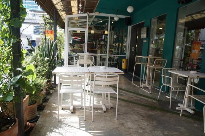 Imagen del bar/restaurante del Hotel Reno, Bangkok. Foto 6