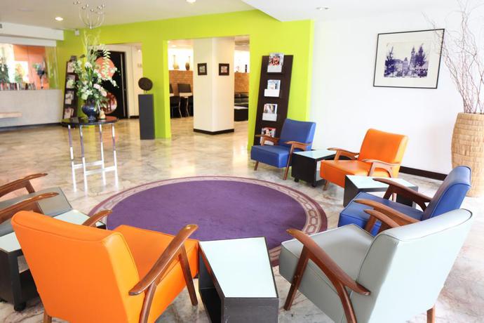 Imagen de los interiores del Hotel Reno, Bangkok. Foto 19