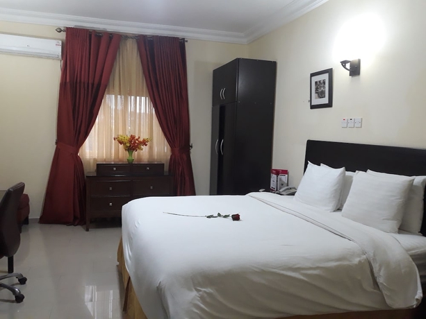 Imagen de la habitación del Hotel Reno. Foto 4