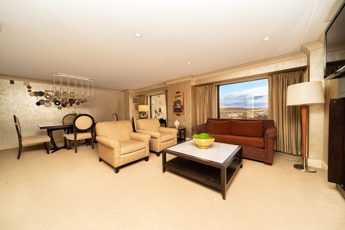 Imagen de la habitación del Hotel Reno Suites. Foto 13