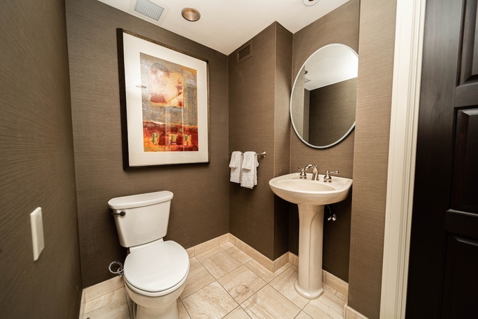 Imagen de la habitación del Hotel Reno Suites. Foto 16