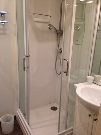 Imagen de la habitación del Hotel Rent Cannes Meubl&eacute;s Gambetta. Foto 4