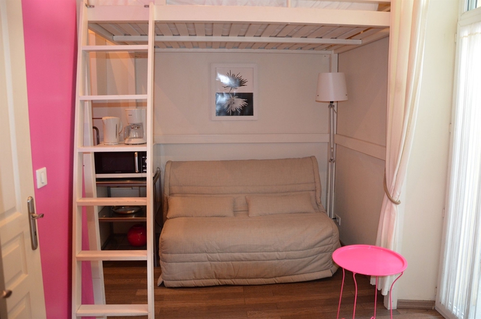 Imagen de los interiores del Hotel Rent Cannes Meubl&eacute;s Gambetta. Foto 13
