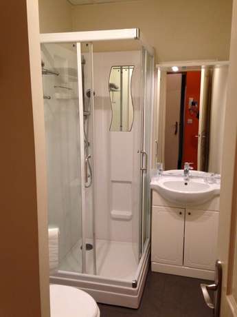 Imagen de la habitación del Hotel Rent Cannes Meubl&eacute;s Gambetta. Foto 5