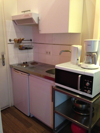 Imagen de la habitación del Hotel Rent Cannes Meubl&eacute;s Gambetta. Foto 6