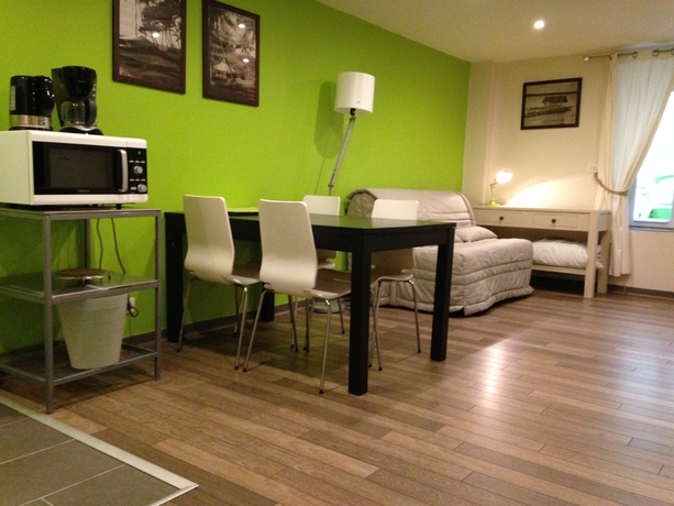 Imagen de la habitación del Hotel Rent Cannes Meubl&eacute;s Gambetta. Foto 10