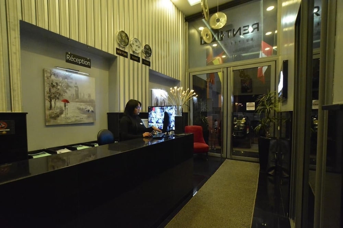 Imagen de los interiores del Hotel Rent Inn Suites. Foto 19