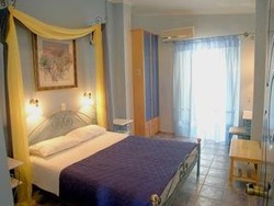 Imagen general del Hotel Rentaki Villas. Foto 12