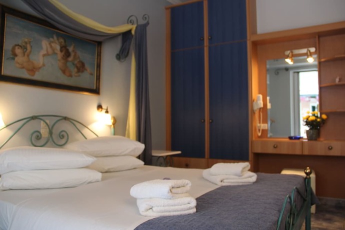 Imagen de la habitación del Hotel Rentaki Villas. Foto 19