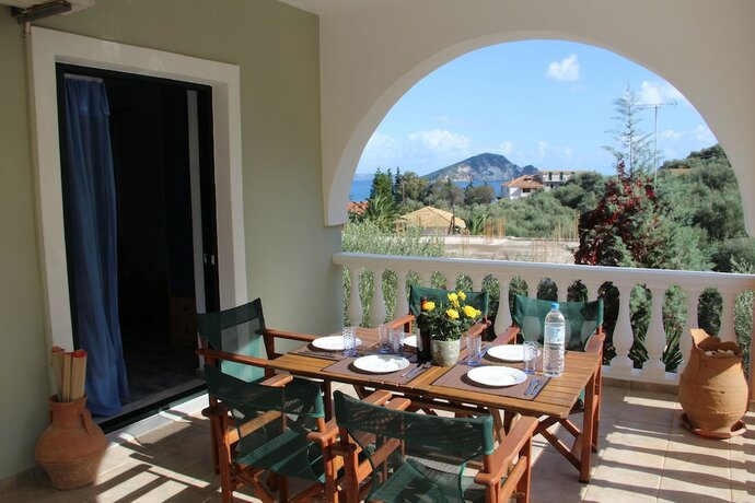 Imagen de la habitación del Hotel Rentaki Villas. Foto 20