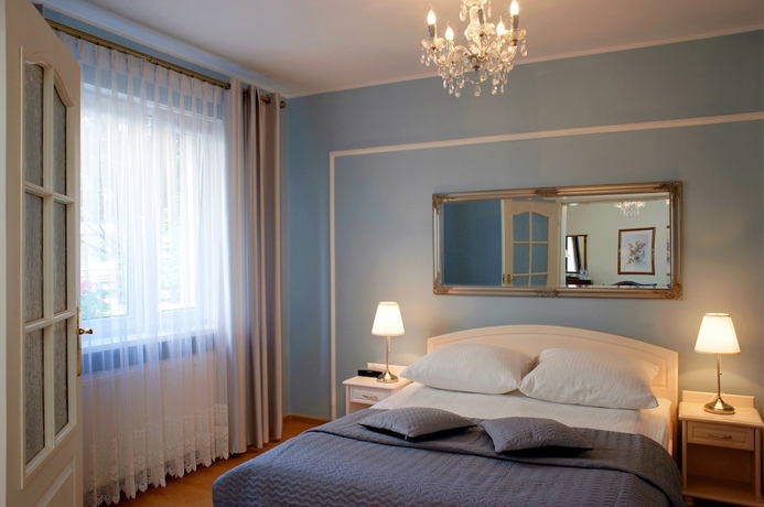 Imagen de la habitación del Hotel Renusz. Foto 6