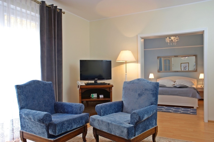 Imagen de la habitación del Hotel Renusz. Foto 12