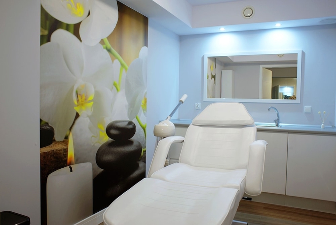 Imagen de los interiores del Hotel Renusz. Foto 17